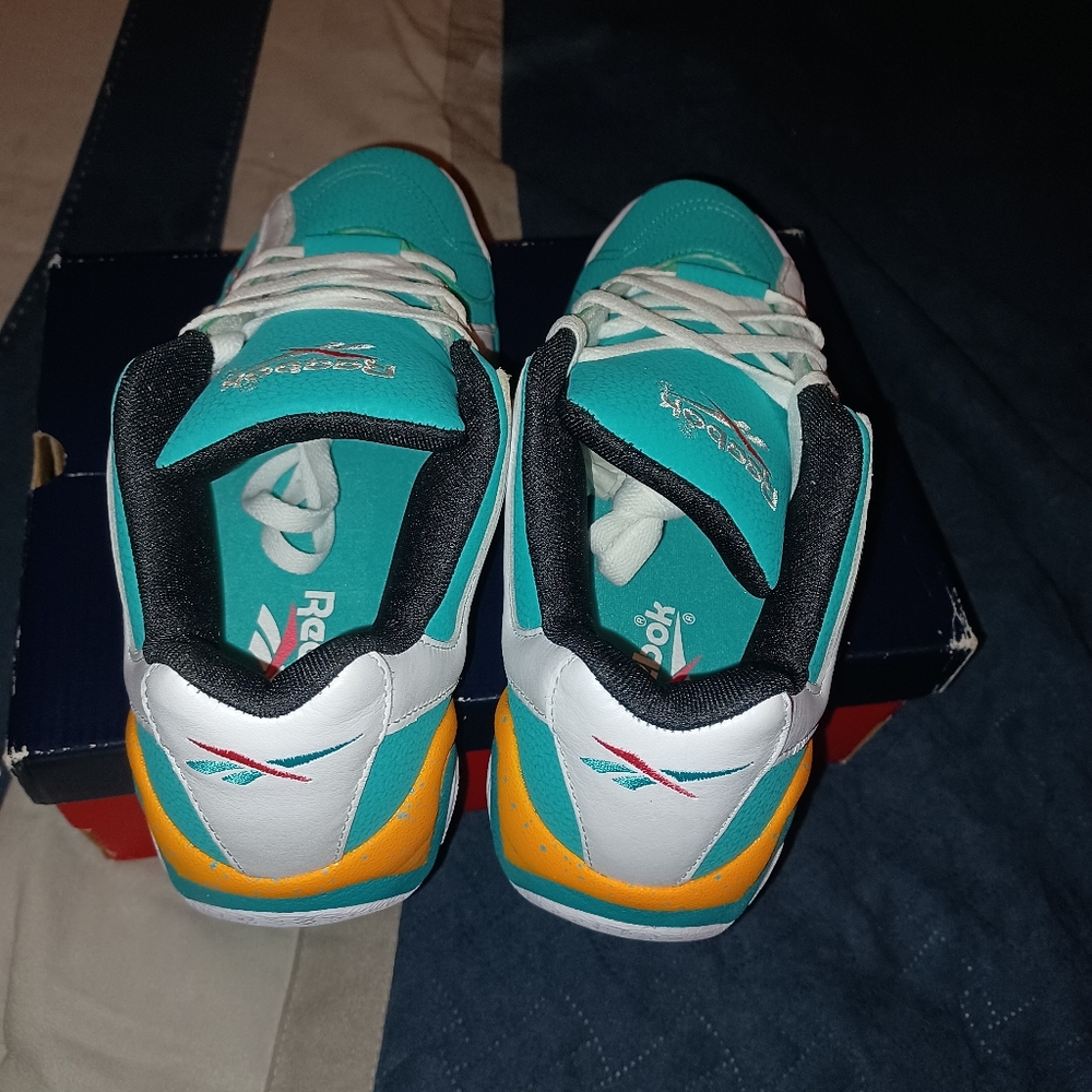 Reebok - Picture 5 of 6
